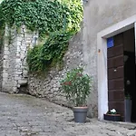 Old Town Uspon